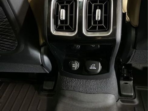 Used 2024 Kia Sorento SX Prestige w/ Olive Brown Leather Package image 36