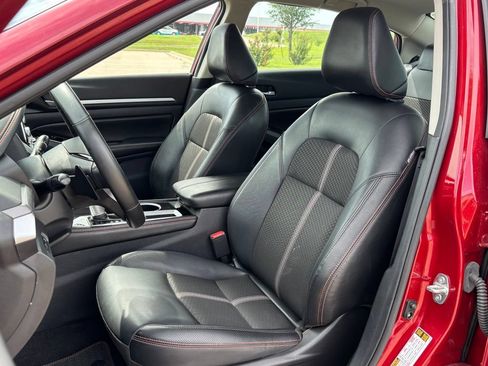 Used 2025 Nissan Altima 2.5 SR FWD image 11