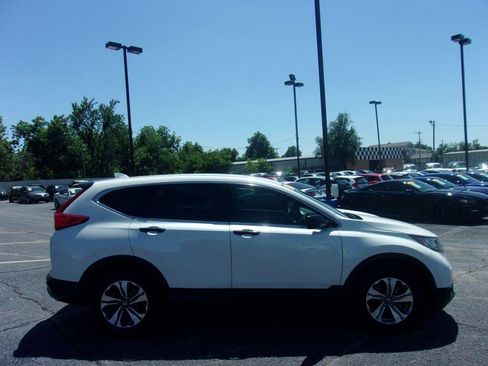 Used 2017 Honda CR-V LX image 4