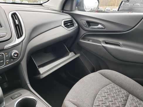 Used 2022 Chevrolet Equinox LT w/ Driver Convenience Package image 24