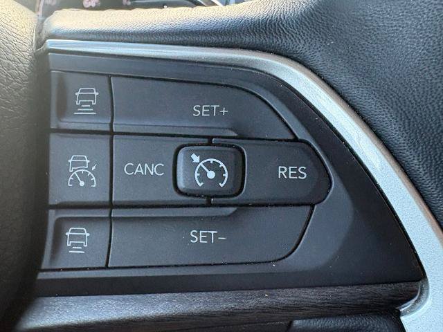 Used 2022 Jeep Grand Cherokee L Limited w/ Luxury Tech Group II AWD/4WD image 22