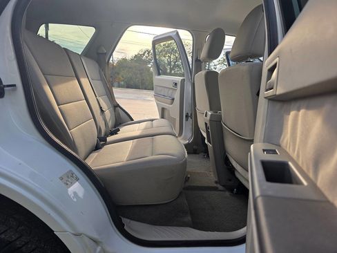 Used 2011 Ford Escape XLT image 21