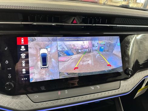 Used 2025 Jeep Wagoneer S Limited image 16