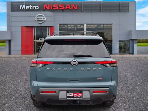 Certified 2026 Nissan Pathfinder SL w/ SL Premium Package FWD image 5