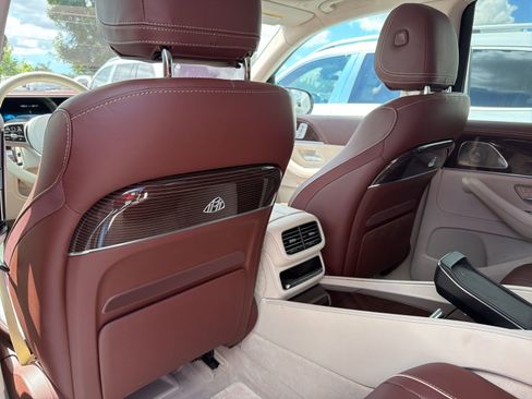 Used 2023 Mercedes-Benz Maybach GLS 600 4MATIC image 11