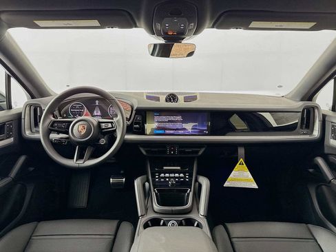 New 2026 Porsche Cayenne S image 34