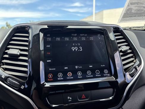 Used 2020 Jeep Cherokee Limited FWD image 20