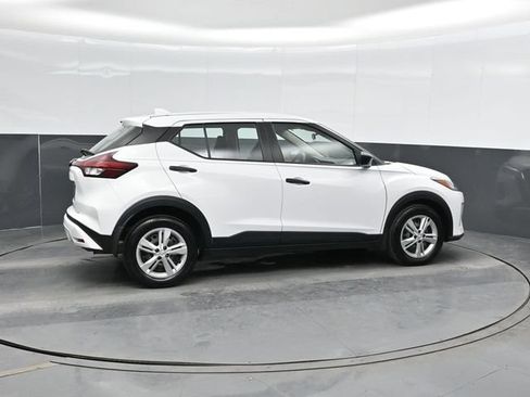 Used 2024 Nissan Kicks S FWD image 4