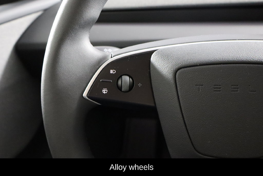 Used 2026 Tesla Model Y 2WD image 18