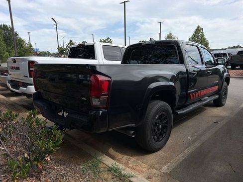 Used 2022 Toyota Tacoma SR5 w/ Technology Package RWD image 5