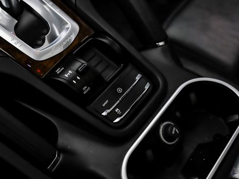Used 2017 Porsche Cayenne S image 54