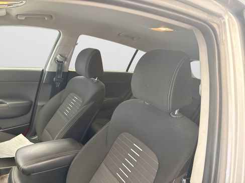Used 2019 Kia Sportage LX w/ LX Popular Package AWD/4WD image 8