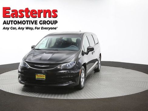 Used 2017 Chrysler Pacifica LX w/ Tire & Wheel Group FWD image 52