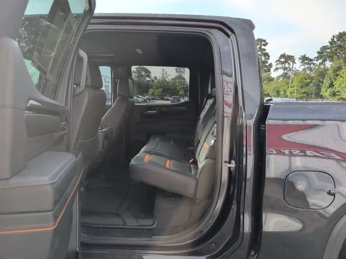 Used 2023 GMC Sierra 1500 AT4 w/ Technology Package AWD/4WD image 11