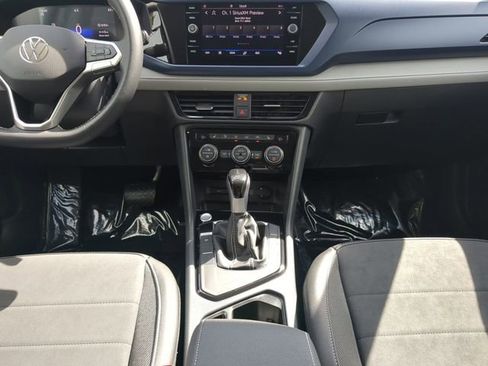 Certified 2024 Volkswagen Taos SE image 14