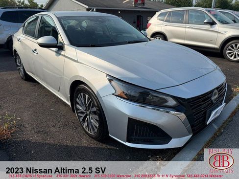 Used 2023 Nissan Altima 2.5 SV FWD image 1