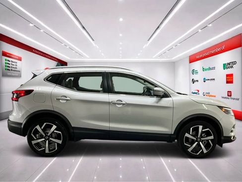 Used 2022 Nissan Rogue Sport SL w/ Premium Package AWD/4WD image 9