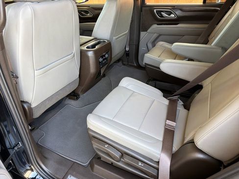 Used 2021 Chevrolet Tahoe LT w/ LT Signature Package image 31