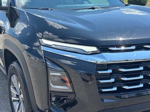 Used 2025 Chevrolet Equinox LT w/ Convenience Package II FWD image 10