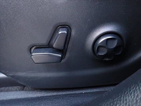 Used 2020 Jeep Cherokee Limited image 14