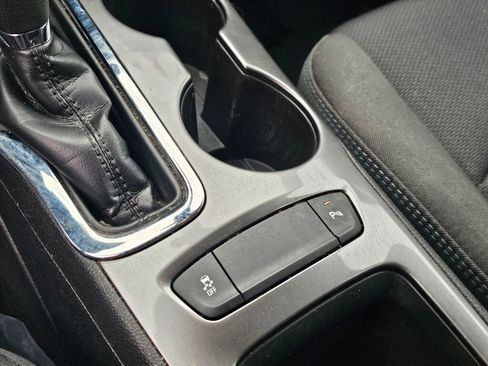 Used 2017 Chevrolet Cruze LT w/ Convenience Package image 36