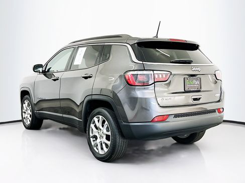 Used 2022 Jeep Compass Latitude image 5