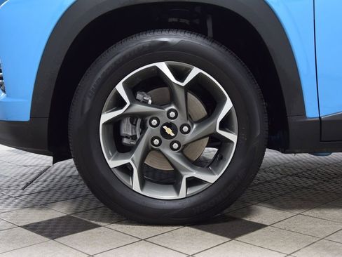 Used 2025 Chevrolet Trax LT w/ Driver Confidence Package FWD image 26