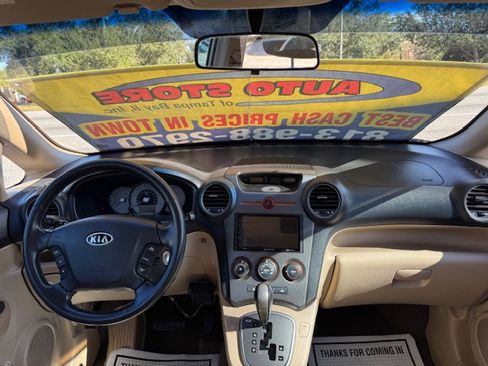 Used 2007 Kia Rondo EX w/ Premium Pkg image 12