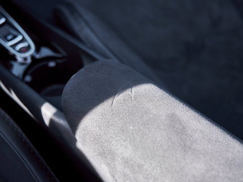 Used 2025 McLaren Artura Spider image 65