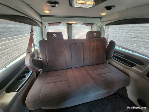 Used 2019 Chevrolet Express 2500 image 6