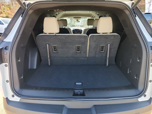 Used 2022 Chevrolet Traverse LT image 46