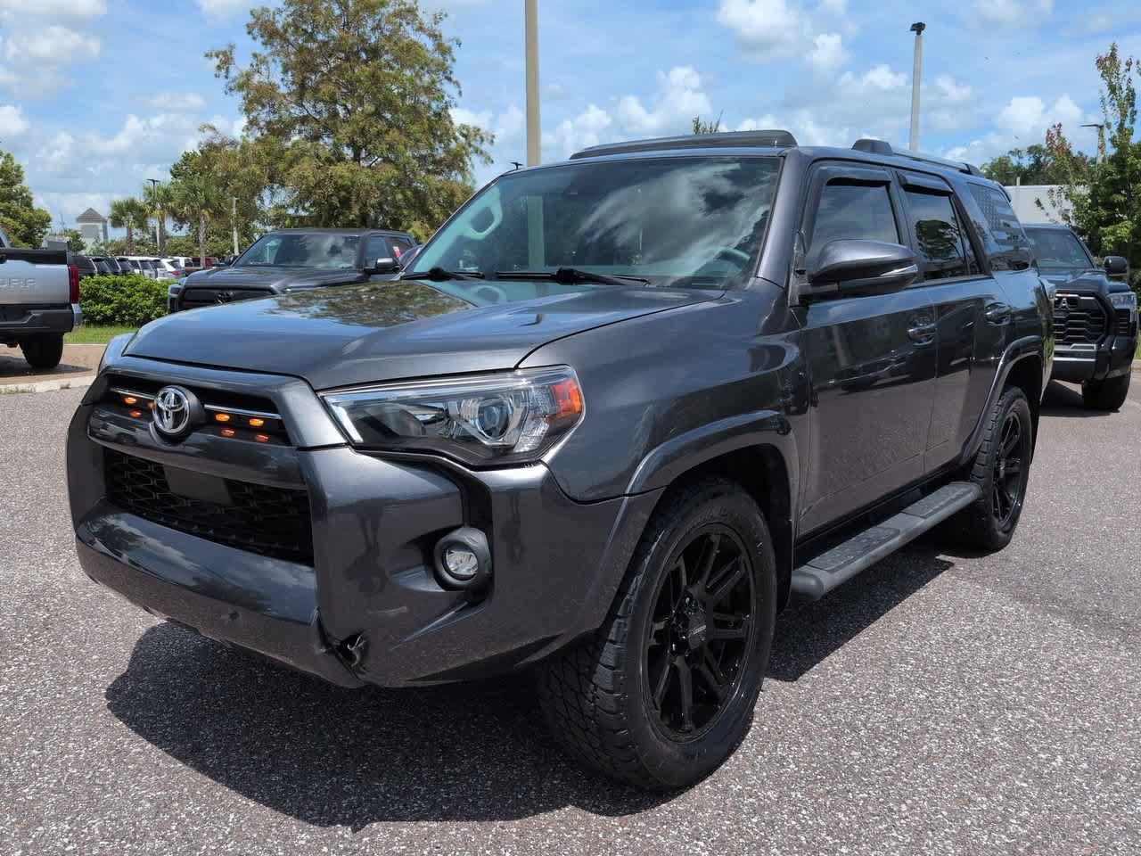 Used 2022 Toyota 4Runner SR5 Premium w/ Moonroof Package RWD image 2