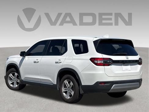 Used 2025 Honda Pilot EX-L image 17