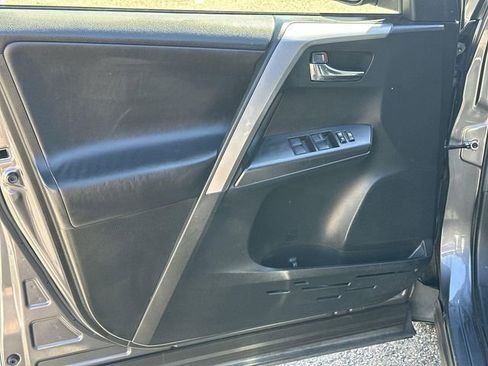Used 2016 Toyota RAV4 XLE w/ Convenience Package image 20