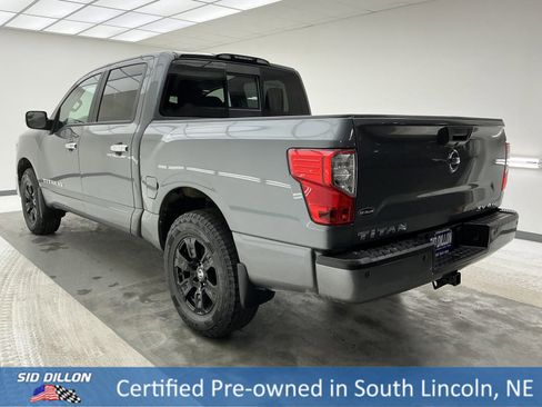 Used 2018 Nissan Titan SV w/ SV Convenience Package image 6