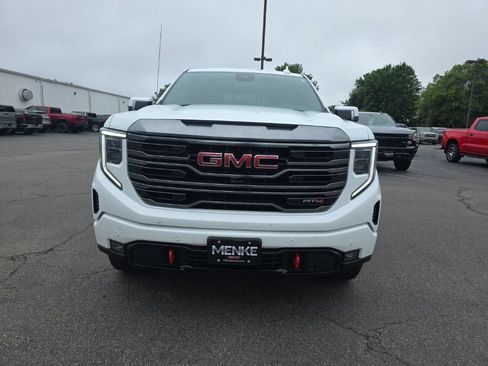 Used 2023 GMC Sierra 1500 AT4 w/ AT4 Premium Package AWD/4WD image 3