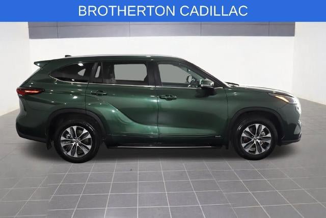 Used 2025 Toyota Highlander XLE AWD/4WD image 9