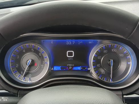 Certified 2023 Chrysler 300 Touring w/ Safetytec Plus Group RWD image 31