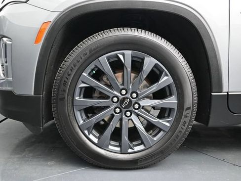 Used 2023 Chevrolet Traverse RS w/ LPO, Floor Liner Package AWD/4WD image 17