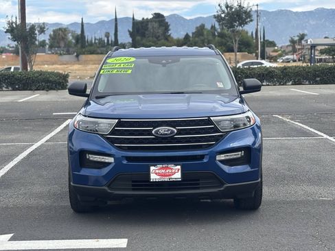 Used 2020 Ford Explorer XLT w/ Equipment Group 202A RWD image 2