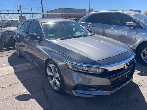 Used 2019 Honda Accord Touring image 4