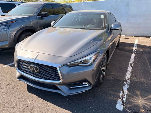 Used 2019 INFINITI Q60 3.0t Luxe w/ Essential Package RWD image 2