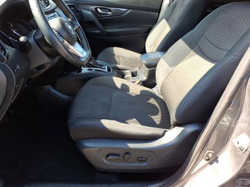 Used 2019 Nissan Rogue SV w/ Premium Package image 15