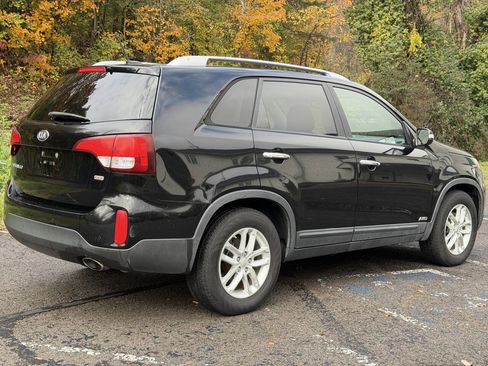 Used 2014 Kia Sorento LX image 10