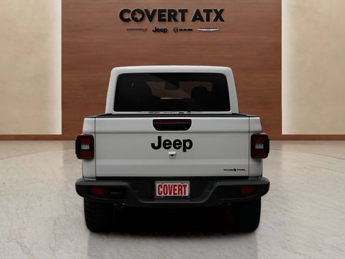 Used 2025 Jeep Gladiator Sport AWD/4WD image 4