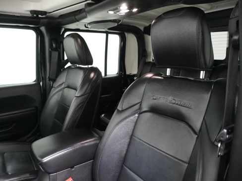 Used 2023 Jeep Gladiator Sport image 12