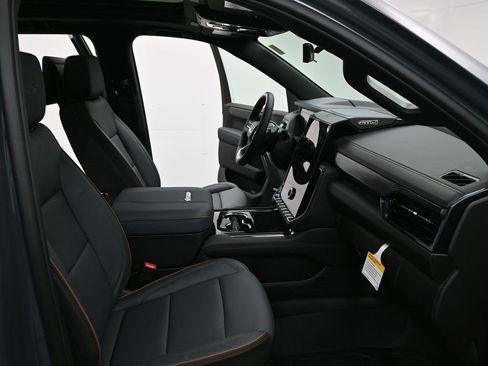 New 2026 GMC Yukon XL AT4 w/ AT4 Premium Plus Package image 26