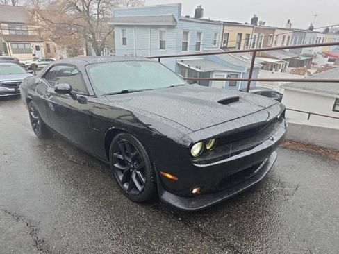 Used 2020 Dodge Challenger R/T w/ Blacktop Package image 4