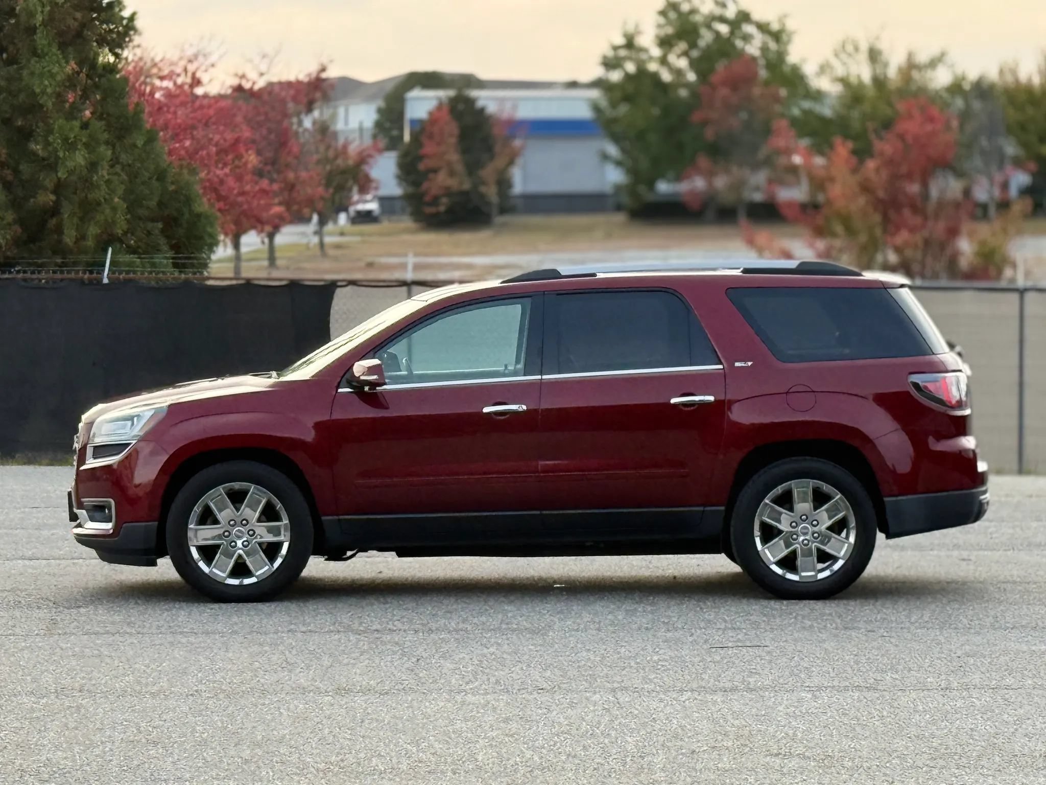 Used 2017 GMC Acadia Limited SLT AWD/4WD image 8