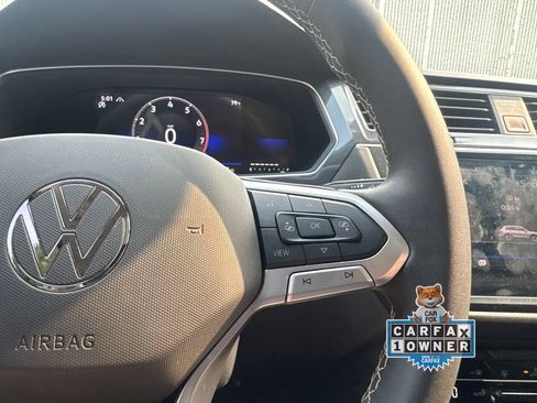 Used 2024 Volkswagen Tiguan SE w/ Panoramic Sunroof Package AWD/4WD image 23